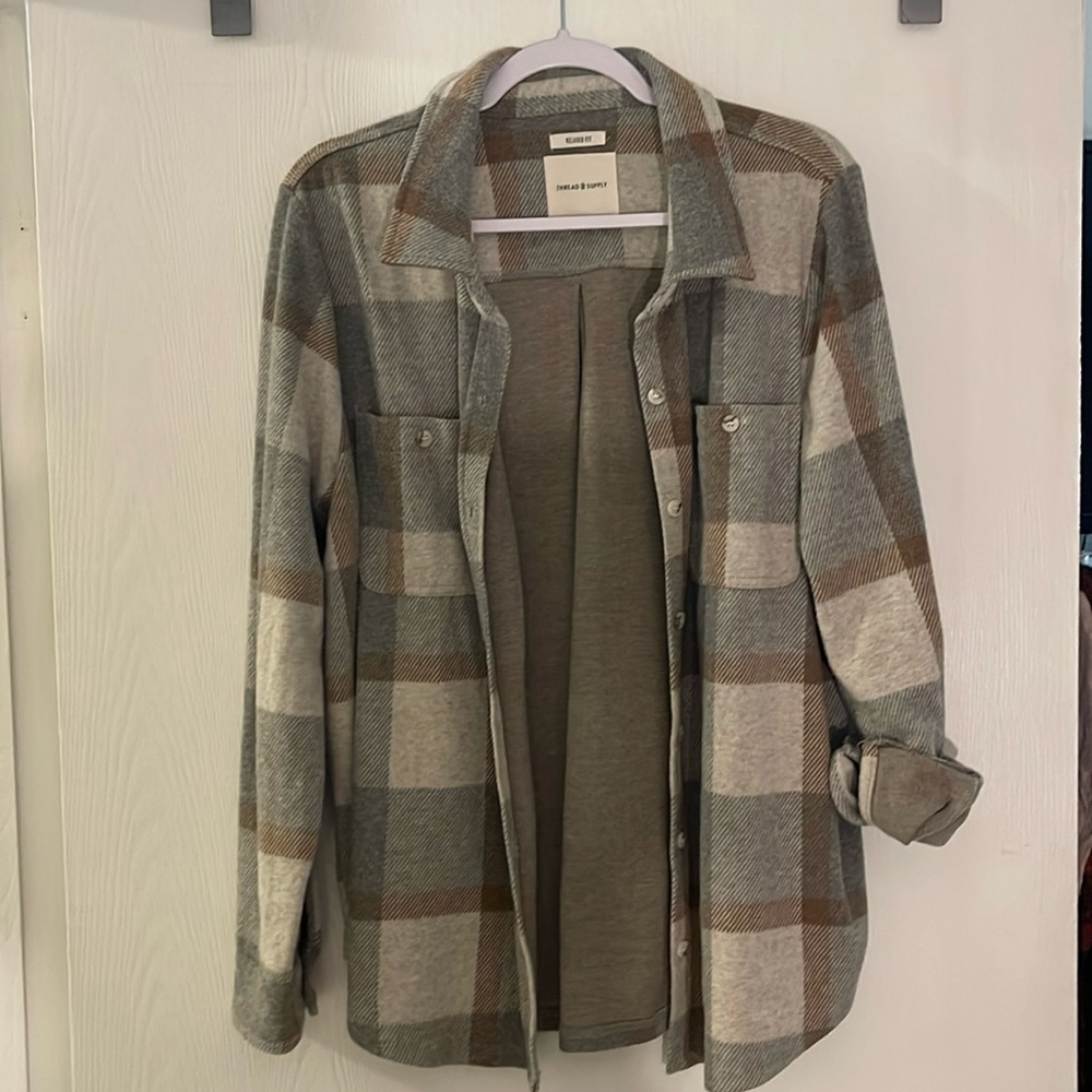 FALL IS COMING! 🍂 
Relaxed fit, oversized flannel